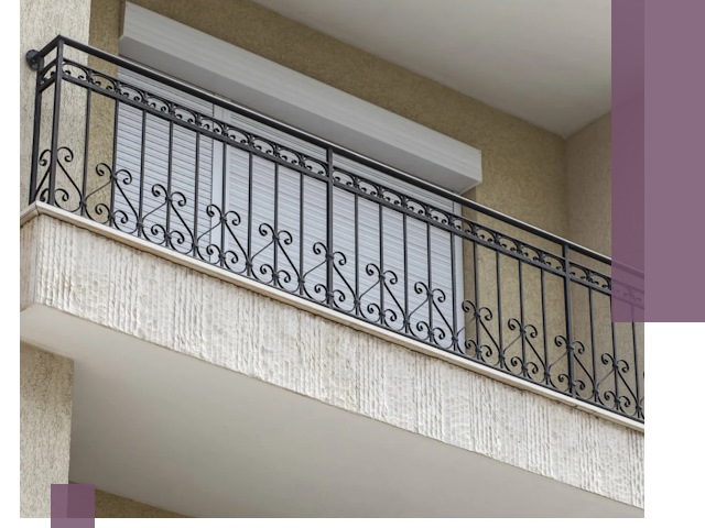 Балконные ограждения из металла и стекла в Медногорске для домов