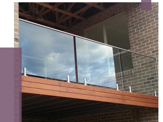 Стеклянные парапеты на крыше и террасе в Медногорске от 11444 руб. | ПРОЛЁТ-Мдн